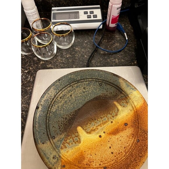 Rustic Vintage Studio Pottery Plate 8.5 - Picture 7 of 7